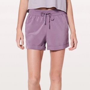 Lululemon Spring Break Away shorts size 6